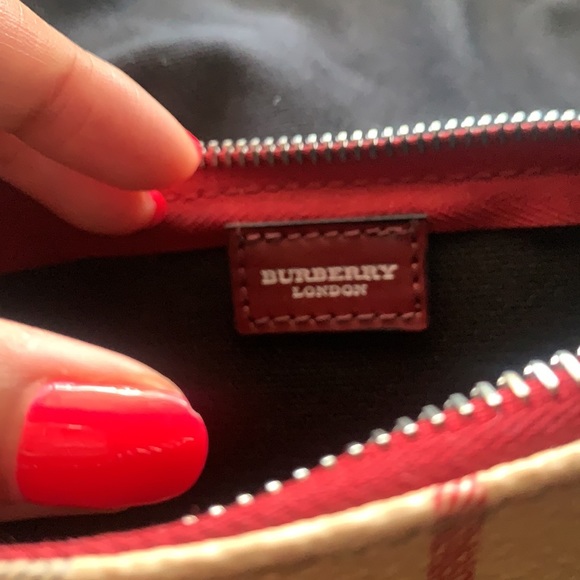 Burberry handbag ( SOLD) - Picture 2 of 3